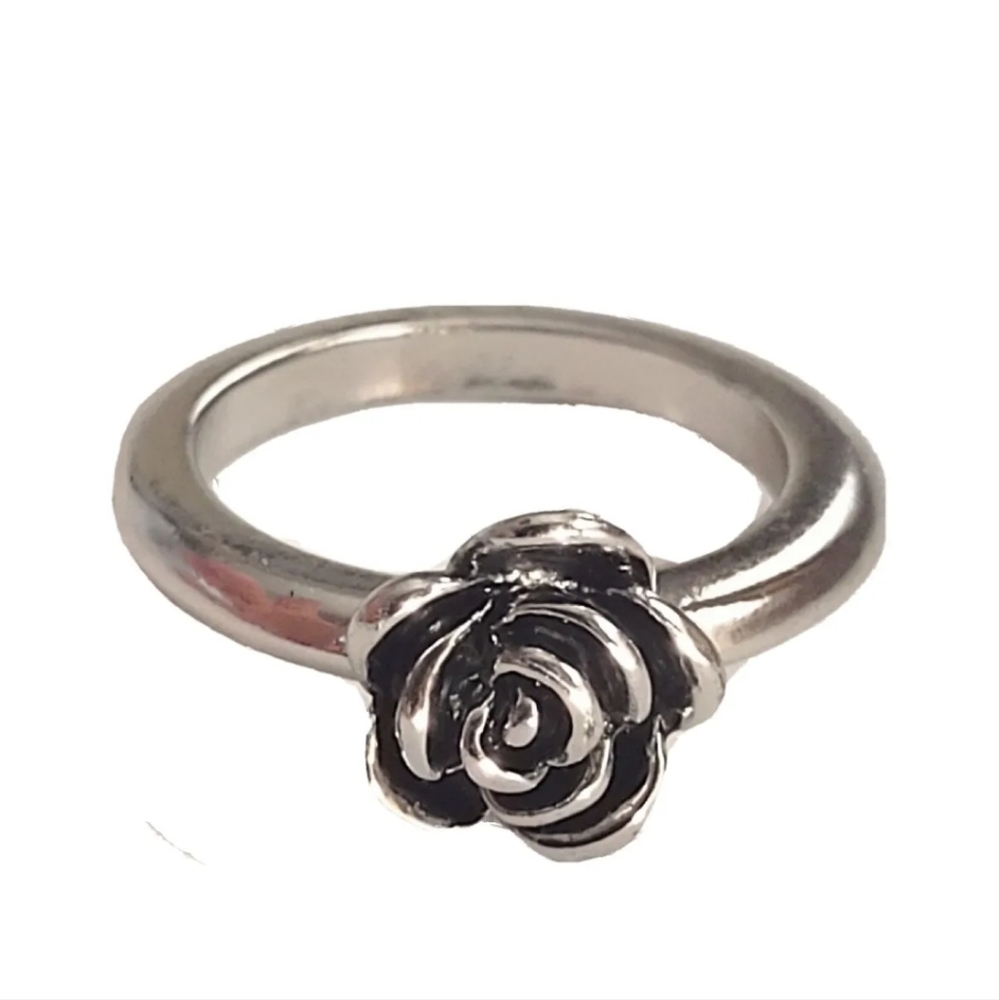 Ring Band,  Size 6.5 Silver Tone Rose Flower Jewelry